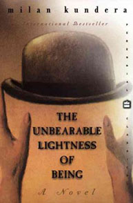 Book cover of "The Unbearable Lightness of Being" by Milan Kundera, featuring hands holding a bowler hat.